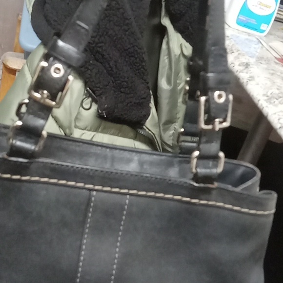 Coach authentic vintage black leather Hamptons handbag - Picture 14 of 16